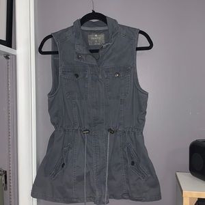 Fashionable women’s light weight vest